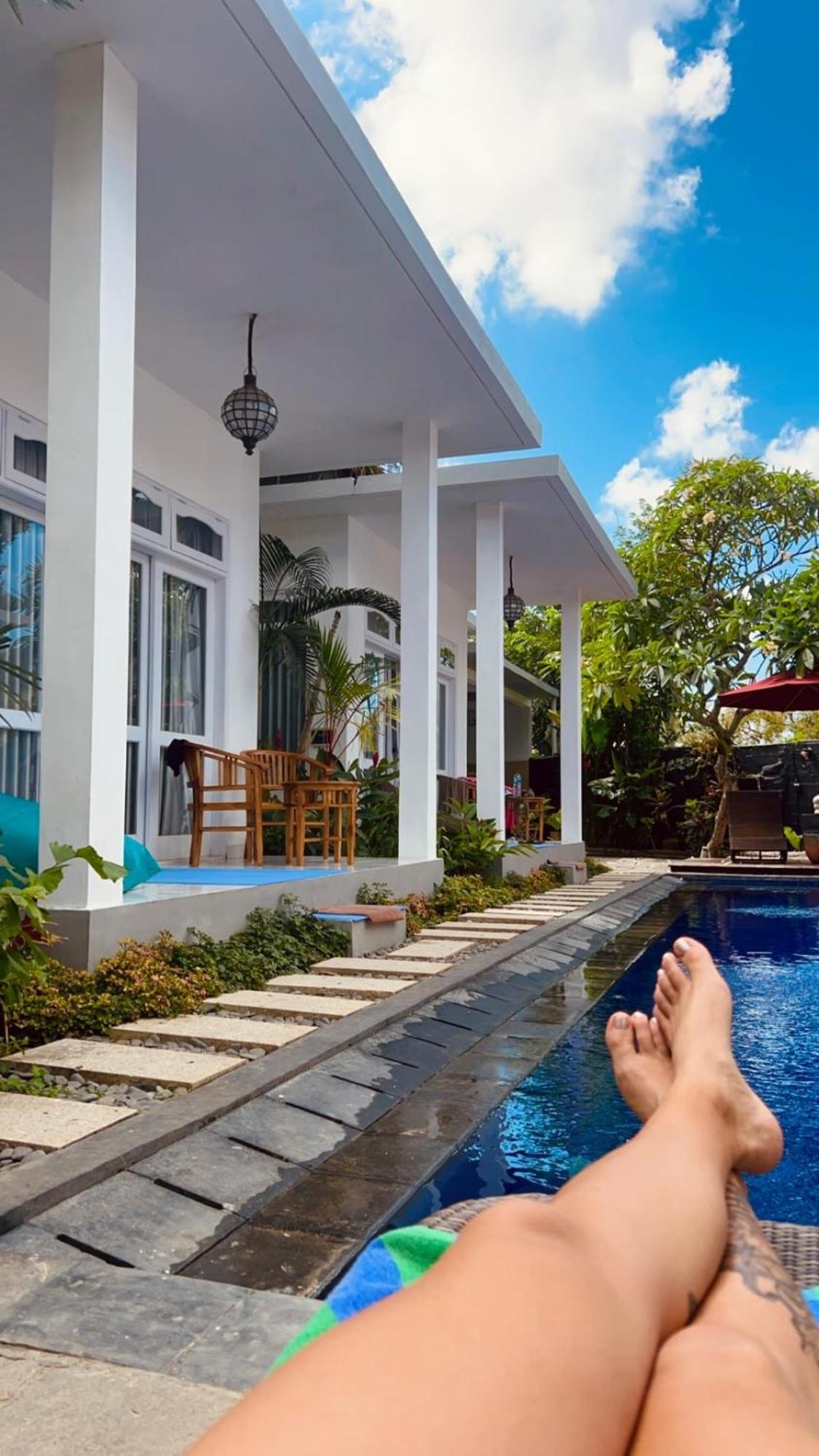 Bali Stuti Jimbaran Inn Екстер'єр фото